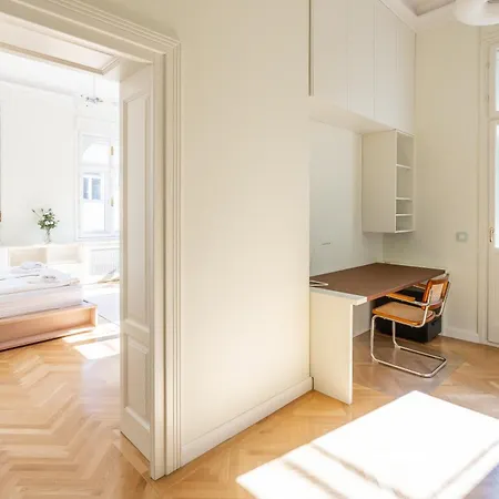 Stunning Rose Hill Premium Apartment Budapest