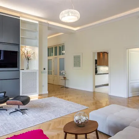 Stunning Rose Hill Premium *